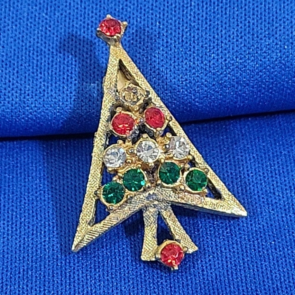 Vintage Jeweled Christmas Tree Brooch Pin Gold-Tone Red Green Rhinestone Flaw